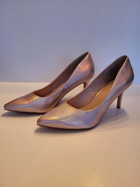 H&M Shimmery Rose-Gold Pointed-Toe Pumps - Fits like a size 9.